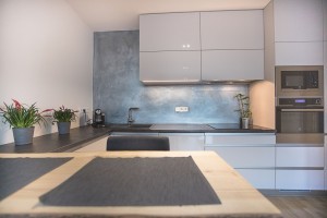 Metalllic surfaces - Private flat Netroufalky